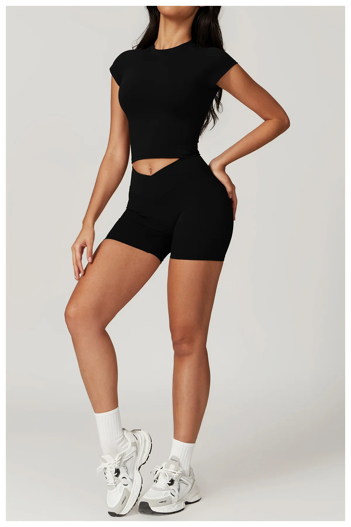 V WAIST SHORT SET