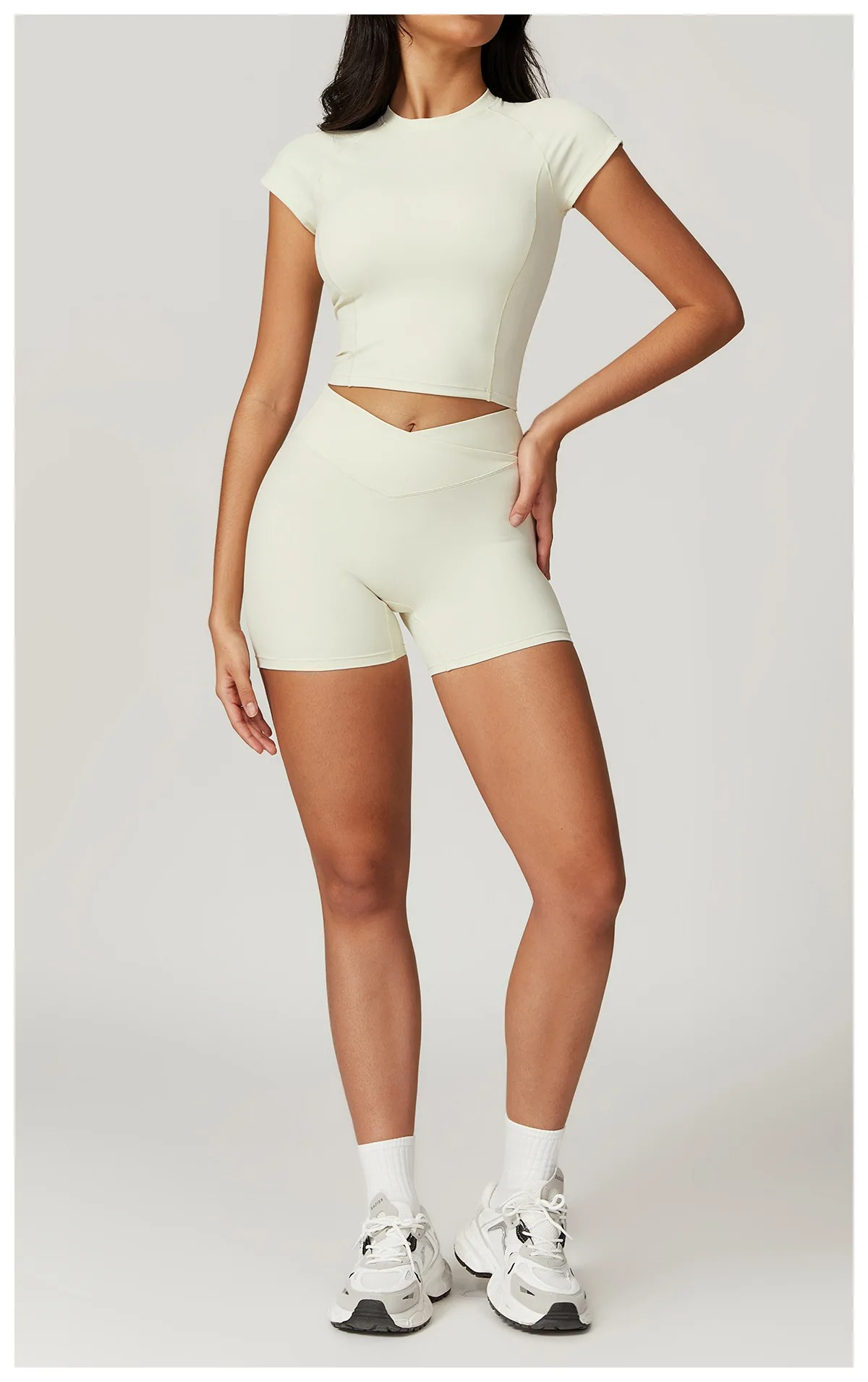 V WAIST SHORT SET