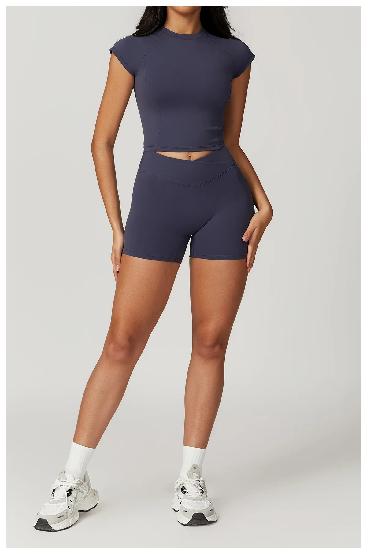 V WAIST SHORT SET