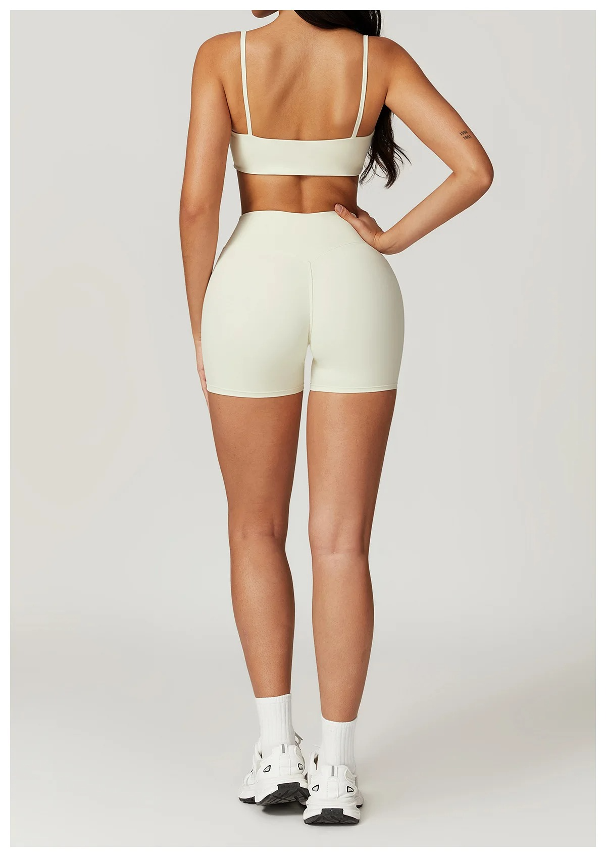 V WAIST SHORT SET
