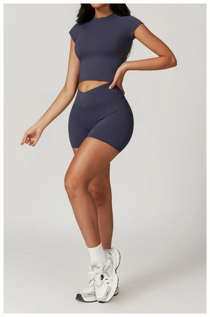 V WAIST SHORT SET