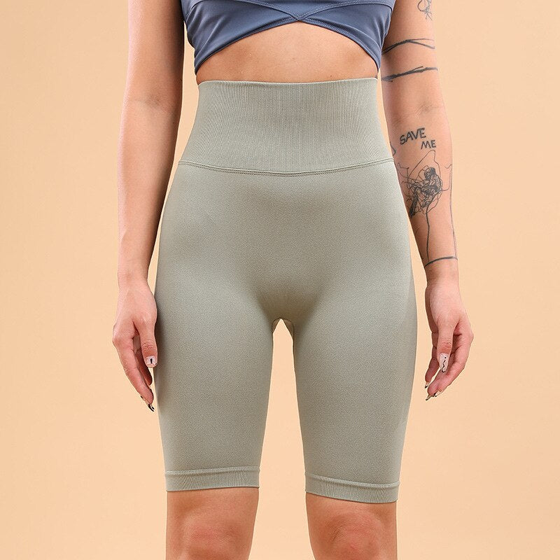 fitness High Waist shorts with scrunch